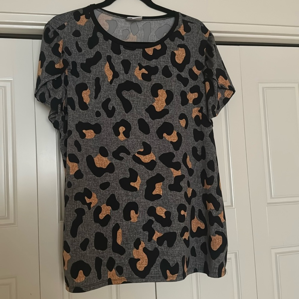 LulaRoe Leopard Print Flutter Sleeve Top